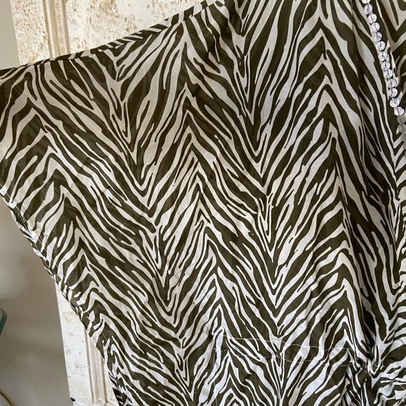 - Gianni Bini swim coverup size M zebra print brown/off white - Picture 2 of 4